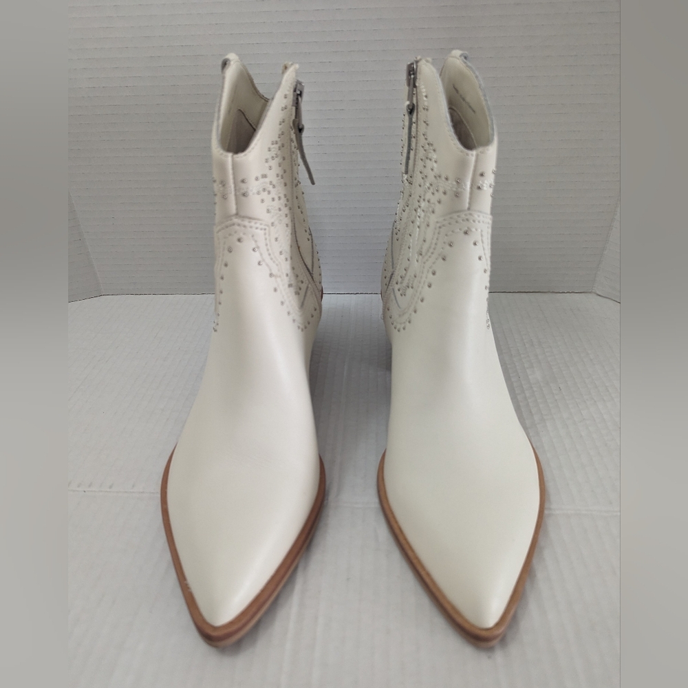 Dolce Vita Solow Stud Western Ivory Leather Boots Women's Size 8 1/2 NWOB - Picture 3 of 8